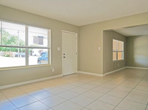 4910 48th Ave, Saint Petersburg, FL 33709-3828