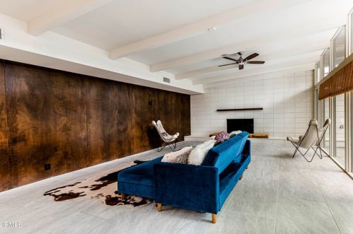 1815 Ridgewood Dr, Bakersfield CA 93306-3831 exterior