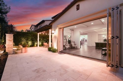 22 Shadybend, Irvine CA  92602-0844 exterior