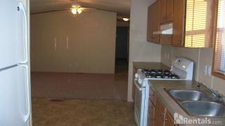 153 Cleveland Ave, Grand Forks ND  58201-7175 exterior