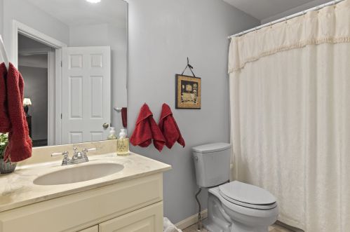 78 Marshview Cir, Seabrook NH 03874-4686 exterior