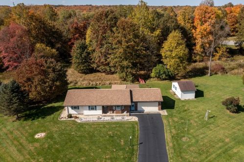 3157 Kathy Ln, Hermitage, PA 16150-9324