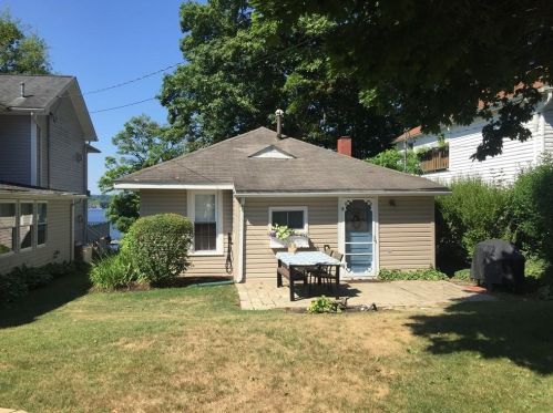 11469 1st St, Geneva, PA 16316-3901
