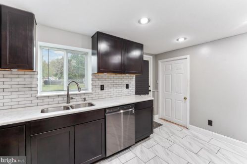 14 Tara Dr, New Castle DE  19720-4068 exterior