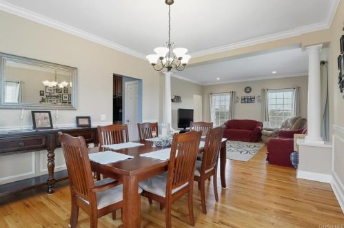 6 Austin Way, Marlborough NY  12542-5539 exterior