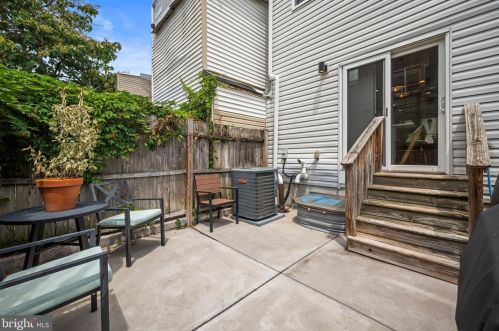 428 Mercy St, Philadelphia PA  19148-2507 exterior