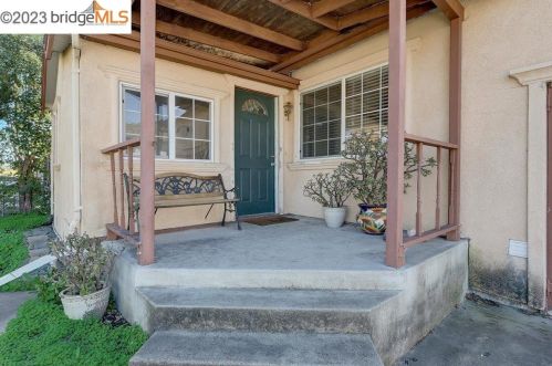 2720 Atlantic St, Concord, CA 94518-1002