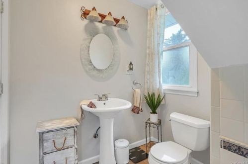 29 Ramapo Rd, Garnerville NY  10923-1717 exterior