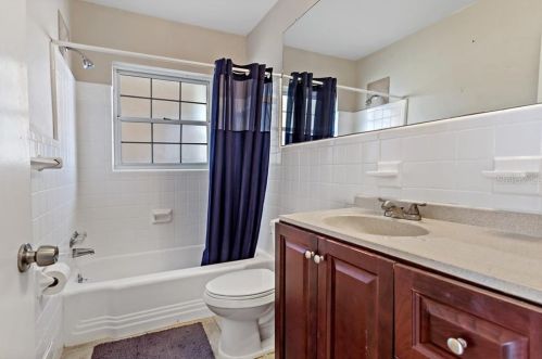 1002 Connecticut Rd, Tarpon Springs FL 34689-2830 exterior