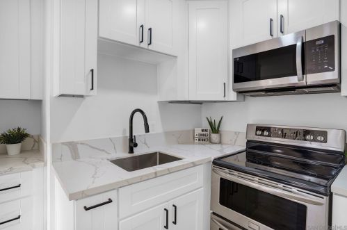 1311 Morning Glory Pl, Vista CA  92084-7222 exterior