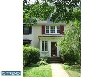 702 Nottingham Rd, Wilmington, DE 19805-2811