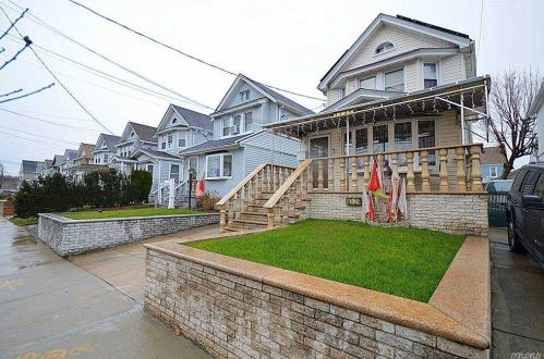 93-29 209th St, Jamaica, NY 11428-1008