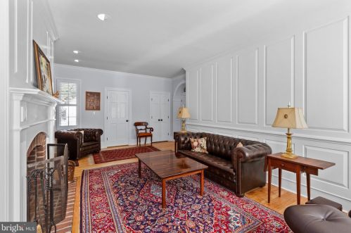 701 Hanover St, Fredericksburg VA  22401-5714 exterior