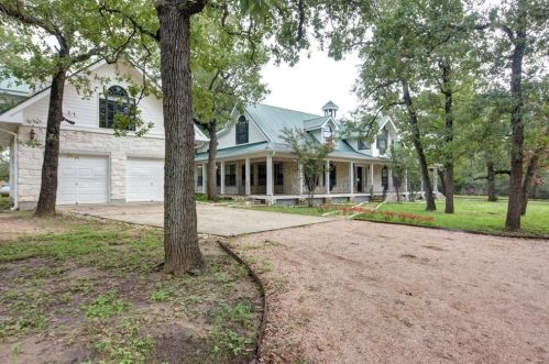 125 Leisure Ln, Lost Pines, TX 78612-3225