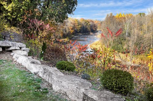 1433 Whitewater Dr, Manitowoc WI  54220-9433 exterior