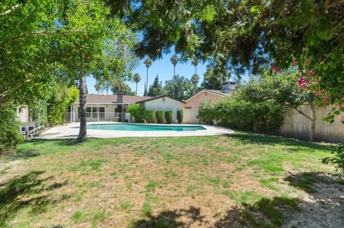 6747 Blewett Ave, Van Nuys CA  91406-6014 exterior