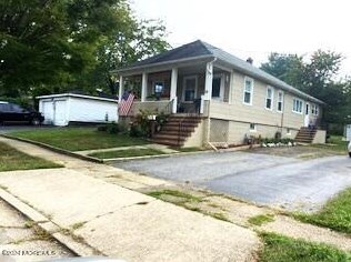 28 George St, East Freehold, NJ 07728-1950
