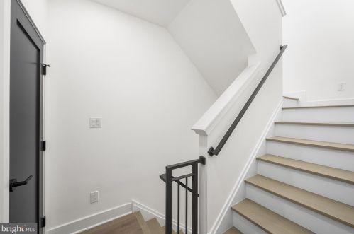 734 Dudley St, Philadelphia PA 19148-2340 exterior