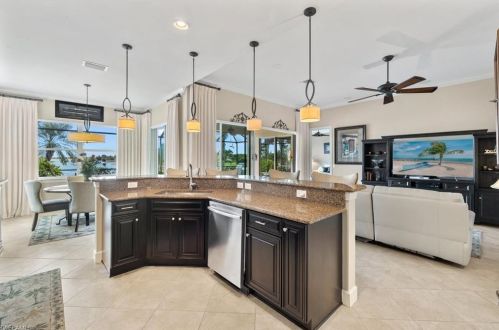9407 Quarry Dr, Naples FL  34120-5223 exterior