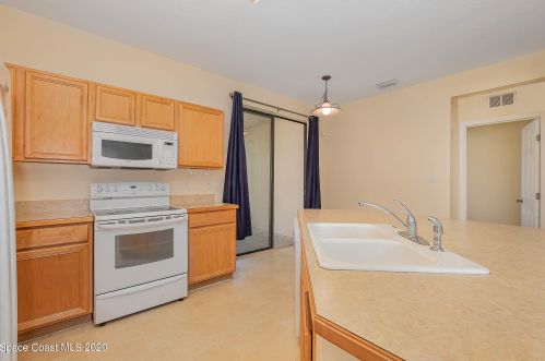 550 Loxley Ct, Titusville FL  32780-3219 exterior