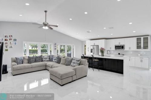 19300 2nd St, Hollywood, FL 33029-3230