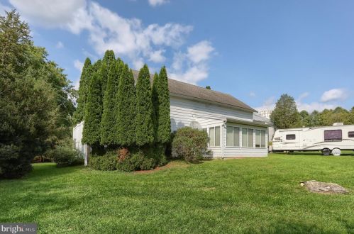 6411 Devonshire Hts Rd, Harrisburg PA 17111-4818 exterior