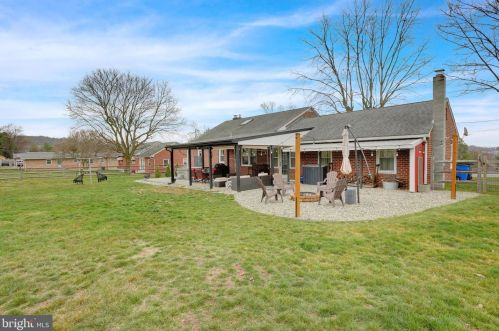 1024 Kercher Ave, Dauberville PA  19533-9389 exterior