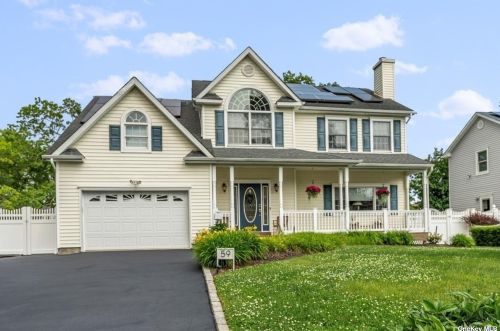 59 Reilly St, West Islip NY  11795-1044 exterior