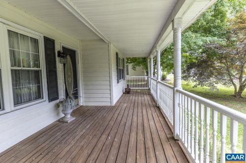 757 Jefferson Dr, Bybee, VA 22963-3216