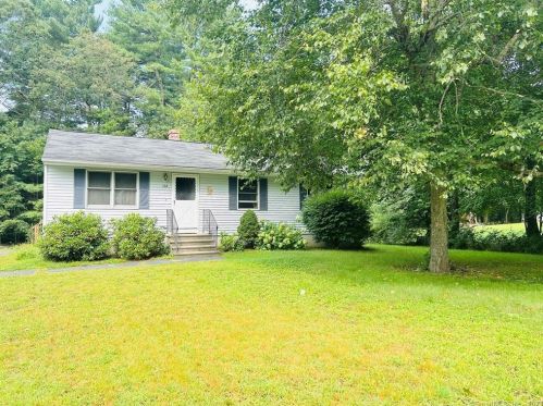 108 Pleasant View Dr, Killingly, CT 06241-1214