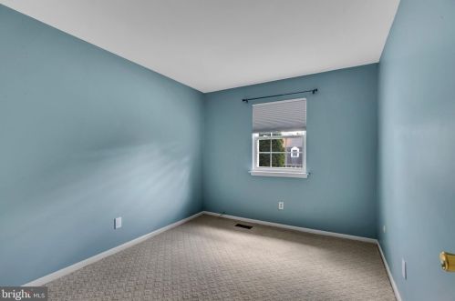 3102 Sapphire Ct, Wilmington DE  19810-2241 exterior