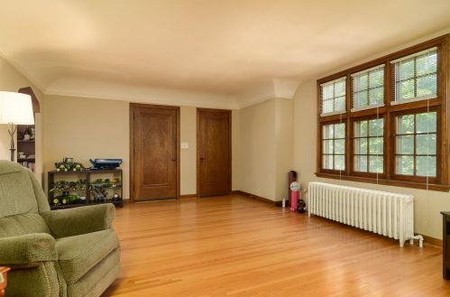 2935 Ewing Ave, Minneapolis MN 55422-3234 exterior