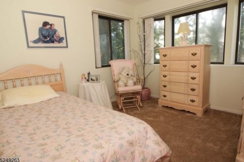 1 Durar Ave, Ridgewood NJ exterior