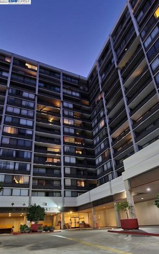 801 Franklin St, Oakland CA 94607-4252 exterior