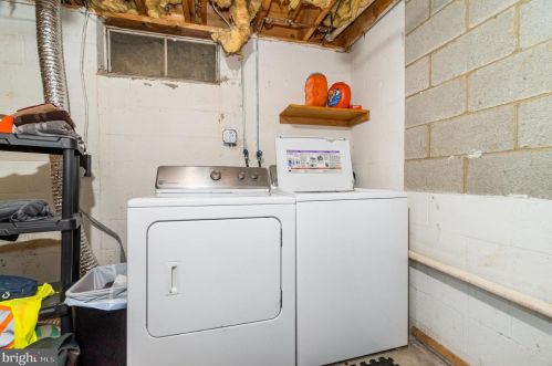 615 Gates Ln, West Enola PA  17025-1600 exterior