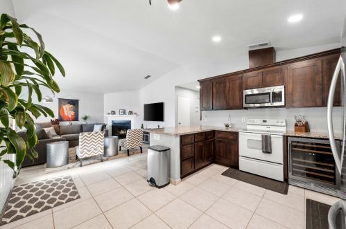 9271 Briles Ct, Elk Grove CA  95624-2451 exterior