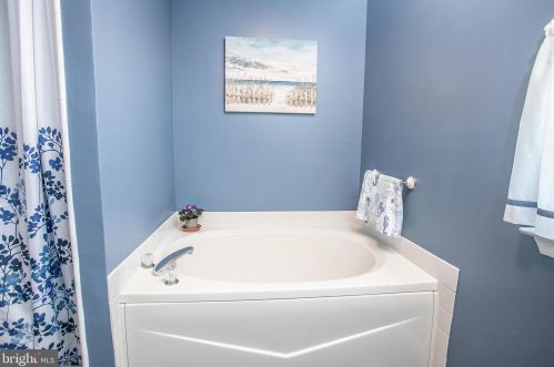 109 Joan Dr, Collegeville PA  19426-1958 exterior