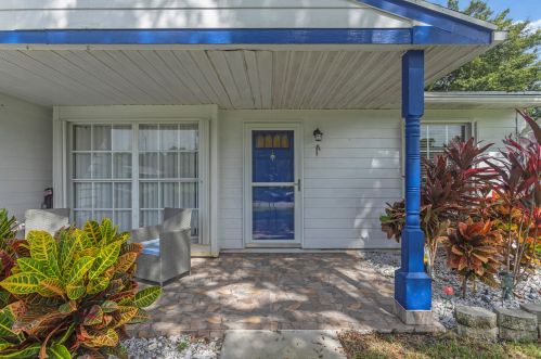 9063 Carma Dr, Boynton Beach, FL 33472-1228