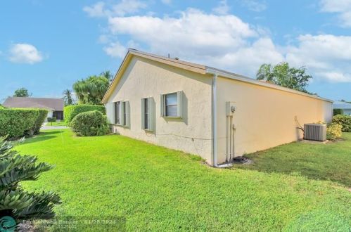 2622 13th St, Delray Beach FL  33445-1327 exterior