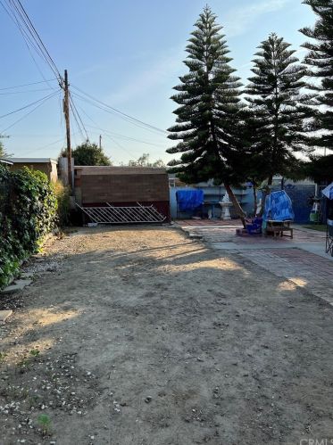 15148 Castana Ave, Paramount CA  90723-4609 exterior