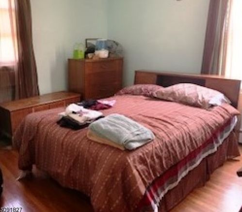 80 Renshaw Ave, East Orange NJ  07017-3911 exterior