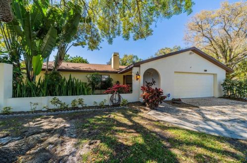 309 11th St, Ruskin, FL 33570-4116