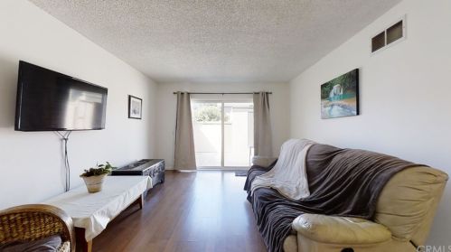 4001 Via Encinas, Cypress CA 90630-3431 exterior