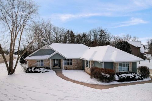 791 Royal Troon Ct, Oconomowoc, WI 53066-4620