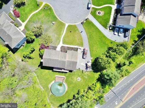 239 Hawkes Ct, Hockessin DE  19707-1351 exterior