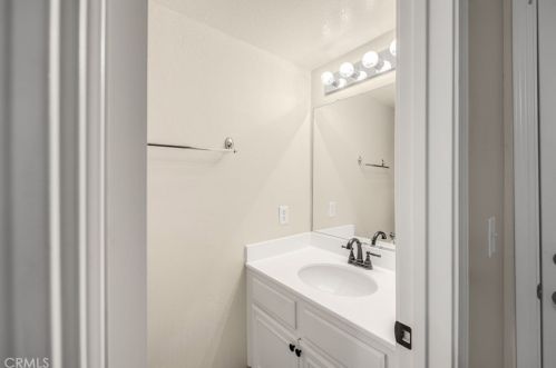 27480 Jon Christian Pl, Temecula CA  92591-6127 exterior