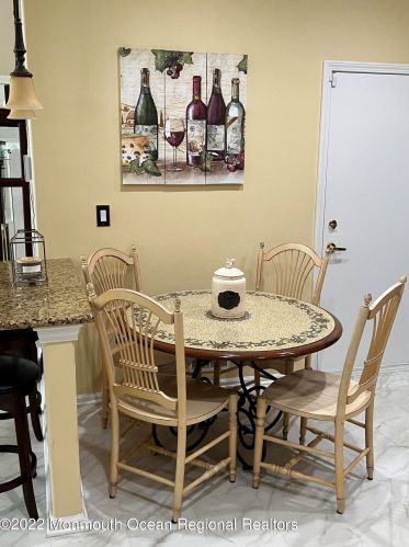 39 Riva Blvd, Bricktown NJ 08723-7983 exterior