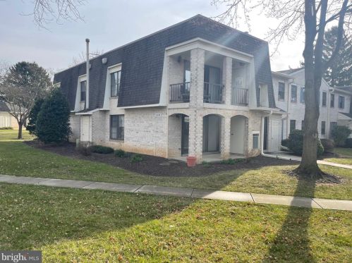 32 Valleybrook Dr, Lancaster, PA 17601-4617