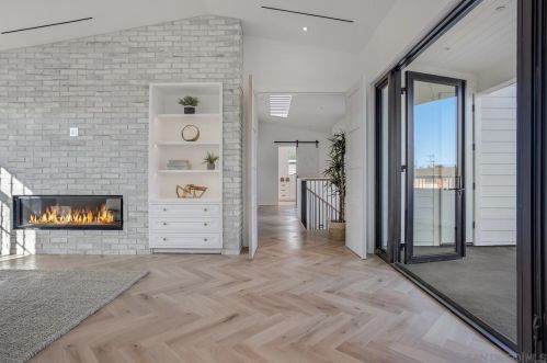 710 Cabrillo Ave, San Diego CA  92118-2030 exterior