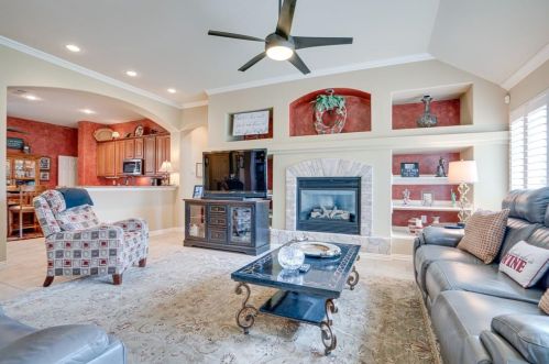 9509 Orangewood Trl, Denton TX 76207-8623 exterior